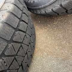 ランクル 純正ホイールスタッドレス付きの画像