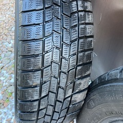 グッドイヤー　スタッドレス　195-65 R15 4本セットの画像