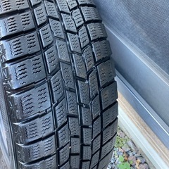 グッドイヤー　スタッドレス　195-65 R15 4本セットの画像