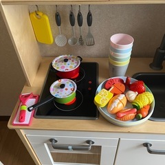 IKEA　おままごとキッチン＆冷蔵庫セット 食材・食器付き／動作確認済みの画像