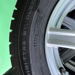 スタッドレスタイヤ4本ホイール付バリ溝　金沢市or津幡町　多少の値下げあり　の画像