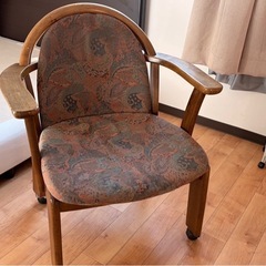 【無料！】ダイニングテーブル、椅子2脚の画像