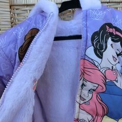 ディズニープリンセス 上着 紫 キッズリバーシブルジャケット パープル フリースジャケット ダウン風ジャケット 5歳 サイズ5 札幌市 西野店の画像
