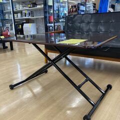 A-791【リユースのサカイ野々市店】ジモティ来店特価‼ 昇降テーブル 木製 木目調 ブラウン クリーニング済みの画像