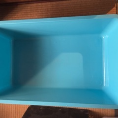 フタ付きプラスチックのケース 6個セットの画像