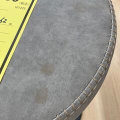 A-794【リユースのサカイ野々市店】ジモティ来店特価‼ チェア 椅子 レザー グレー クリーニング済みの画像