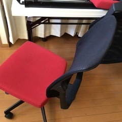 事務椅子　赤　４脚セット　の画像