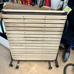 ニトリ 折りたたみすのこベッド 2000577 シングルサイズ 民泊などの画像