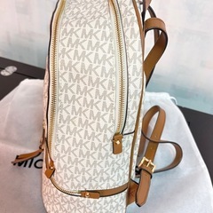 MICHEAL KORSリュックの画像