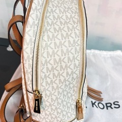 MICHEAL KORSリュックの画像