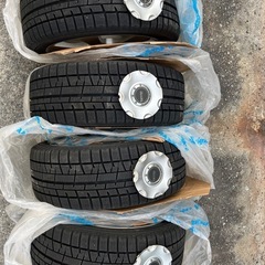 プリウス使用！4本組ホイール付きスタッドレスタイヤの画像