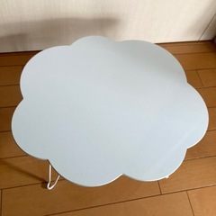 【お譲り先決定】雲の形　折りたたみミニテーブルの画像