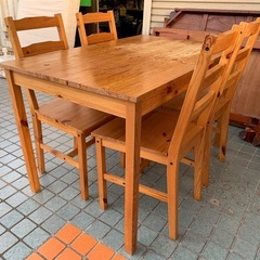 ★早い者勝ち★⭐︎セット⭐︎木製　ダイニングテーブル×イス 4脚セット・高さ73cm×幅118cm×奥行き75.5cm※商品の詳しいサイズや状態は現物にてご確認ください。の画像