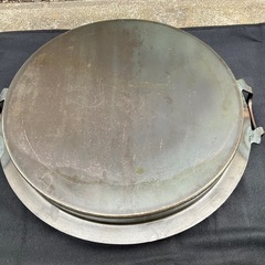 大型鉄鍋　餃子鍋　餃子鉄鍋　木蓋、鉄製餃子返し付 木蓋 中華　　の画像