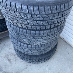 195/65/15  スタッドレスタイヤ　グッドイヤー　プリウス　VOXYの画像