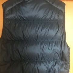 ユニクロウルトラライトダウンベストの画像