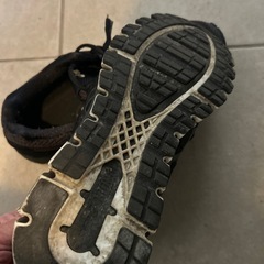 asicsスニーカー25の画像