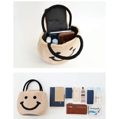 数回使用　アジョリー にこちゃん フェイクムートン ハンドバッグの画像