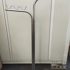 △ 洗濯物干し台 アルミ製 高さ 178cm 幅 91.5cm  部品カバーの欠品と劣化による破損ありの画像