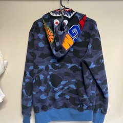BAPE シャークパーカー ブルーカモ（中古)の画像