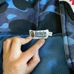 BAPE シャークパーカー ブルーカモ（中古)の画像