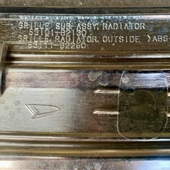 ダイハツ ムーヴ 純正ボンネットモール メッキガーニッシュ フロントグリルの画像