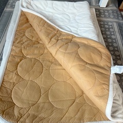 ラグカーペットほぼ未使用185×185の画像