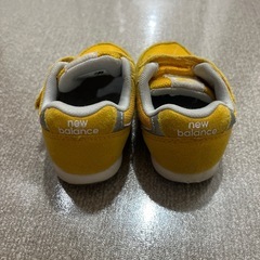 ニューバランス　12㎝　イエロー　黄色　スニーカーの画像