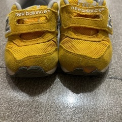 ニューバランス　12㎝　イエロー　黄色　スニーカーの画像