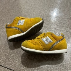 ニューバランス　12㎝　イエロー　黄色　スニーカーの画像