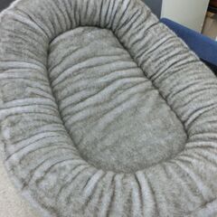 ペット用ベッド カークランドシグネチャー 円形ペットベッド ブラウン系 約81×116cm 札幌市 西野店の画像