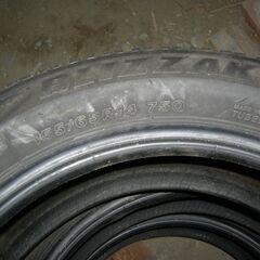 ０円出品　155/65-14 スタッドレスタイヤ　3本の画像