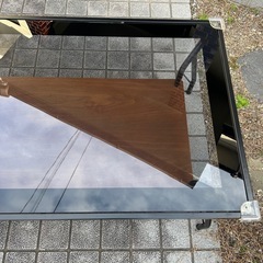 ガラステーブルの画像
