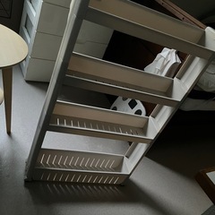 薄型の棚の画像