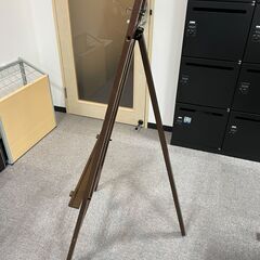 木製イーゼルの画像