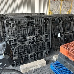 パレット木製・プラスチック22枚の画像