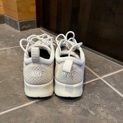 交渋中無料ナイキスニーカー（中古）の画像