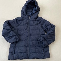 UNIQLO 120cm ネイビーダウンジャケットの画像