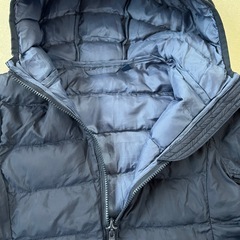 UNIQLO 120cm ネイビーダウンジャケットの画像