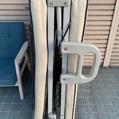 ★早い者勝ち★介護ベッド・折りたたみ式・長さ196cm×横幅89cm・手すり付き※商品の詳しい状態やサイズ等は現物にてご確認ください。の画像