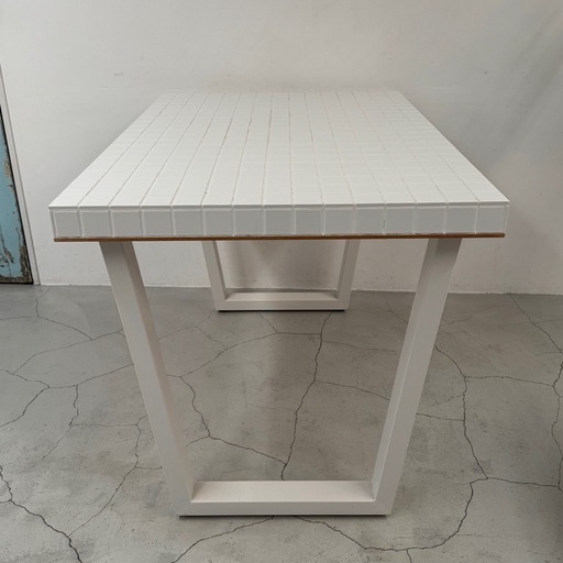 タイルトップテーブル