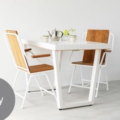 タイルトップテーブルの画像