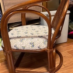 屋内用 低めのイス  高齢者向けの画像