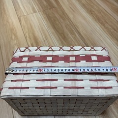 クラフトテープのカゴの画像