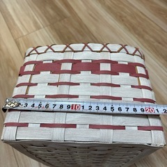 クラフトテープのカゴの画像