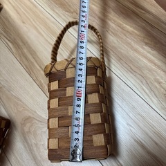 クラフトテープのカゴの画像