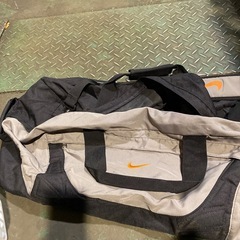 NIKEショルダーバックの画像