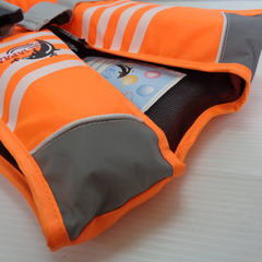 ★▲未使用　FINE　JAPAN　ファインジャパン　ライフジャケット　ベスト　子供用　キッズ　Sサイズ　オレンジ　救命胴衣　笛付き★bの画像