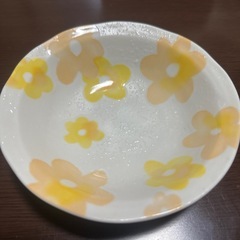 たち吉花柄小皿？2枚の画像