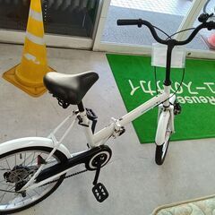 リユースのサカイ栃木店★ジモティ割あり★ ミモレット 折り畳み自転車 20インチ ホワイト クリーニング済み TC11910の画像